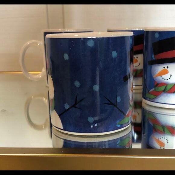 Classic Set of 4 Sakura Snowy Day Coffee Mugs in Flawless Condition - Picture 3 of 6